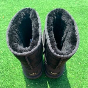 Uggs short, black 5, worn once